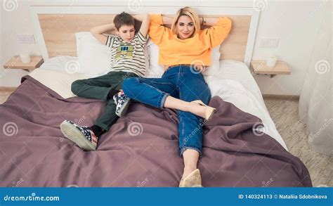 Stepmom And Stepson Sharing Bed Stepmom Wakes Up With.